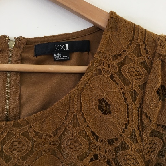 Chartreuse green lace dress SZ Medium - Picture 2 of 4